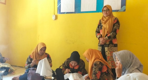 Emak-Emak Mengupeh Siap "Ngebor" Cuan Bareng SKK Migas - MontD'Or Oil Tungkal